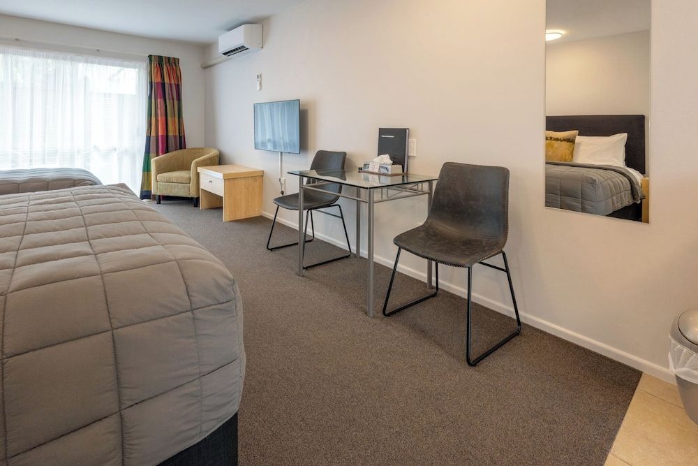 Tussock Peak Lodge Twin Spa Studio 15