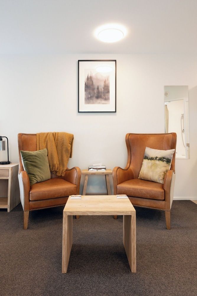 Tussock Peak Lodge Executive Spa Studio 17