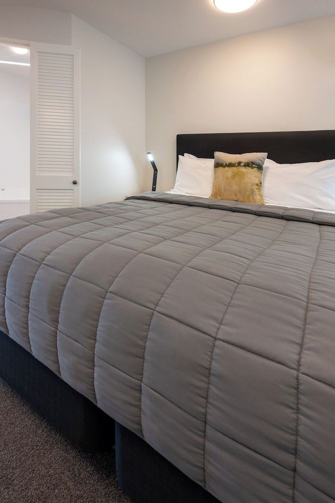 Tussock Peak Lodge Twin Spa Studio 3