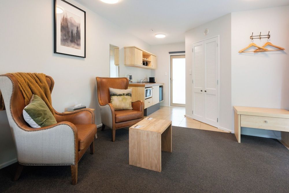 Tussock Peak Lodge Executive Spa Studio 21