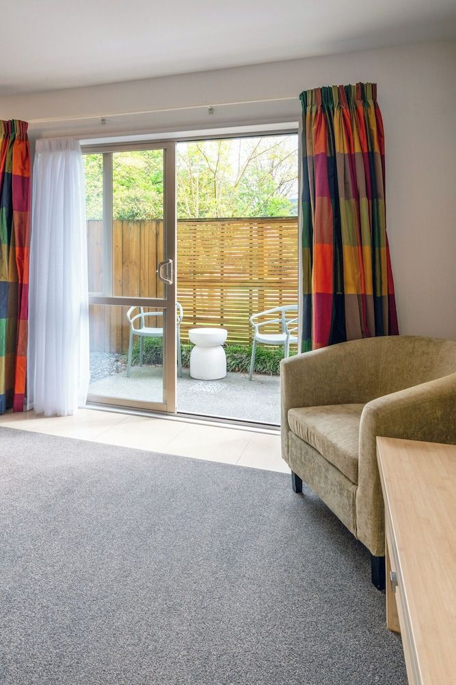 Tussock Peak Lodge Twin Spa Studio 19