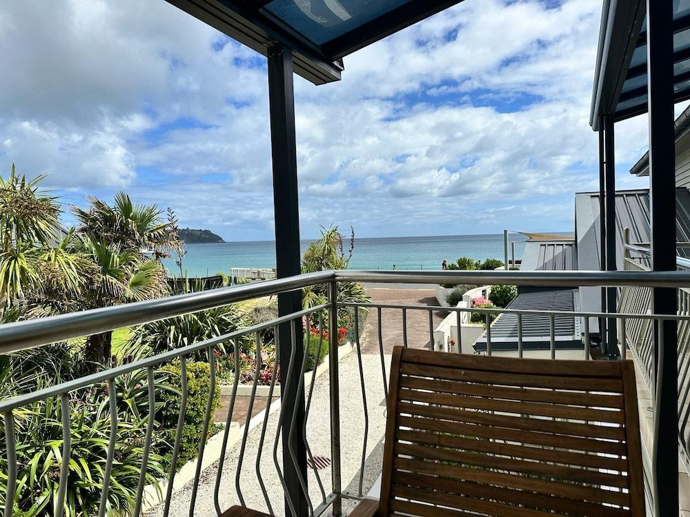 Seaview - Upstairs One Bedroom Apartment