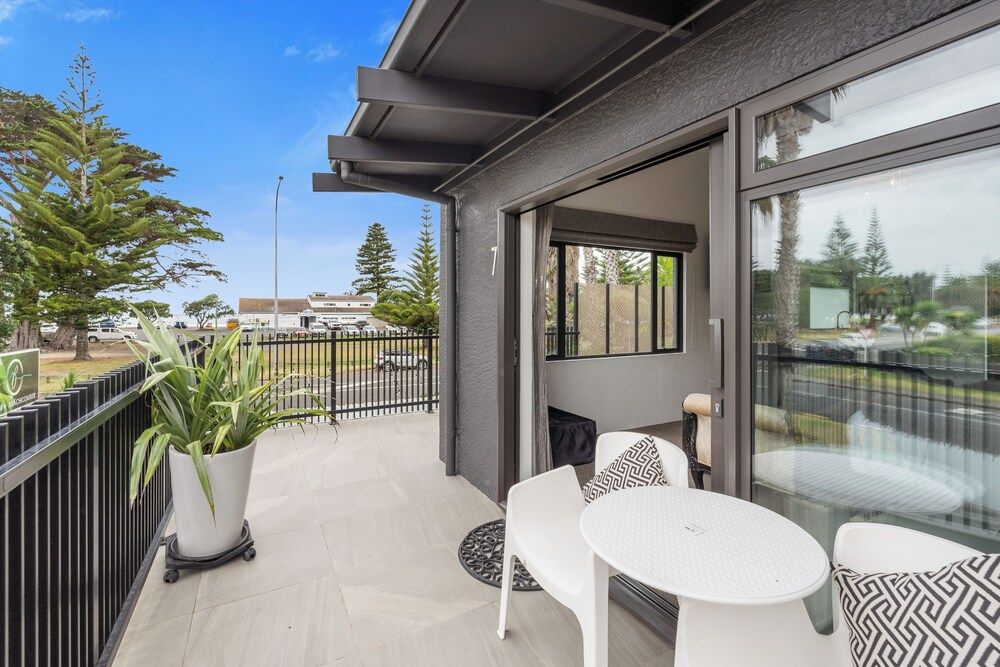 Orewa Beachcomber 2 Bedroom Apartment 4