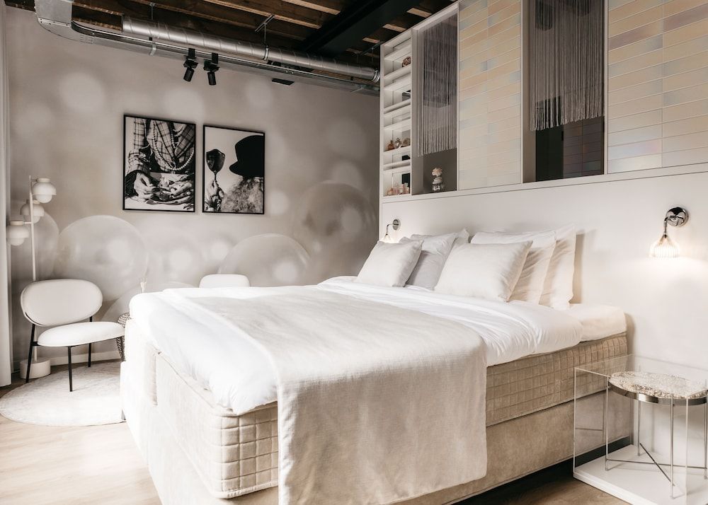 Cousins Boutique Hotel Premium Double Room 2