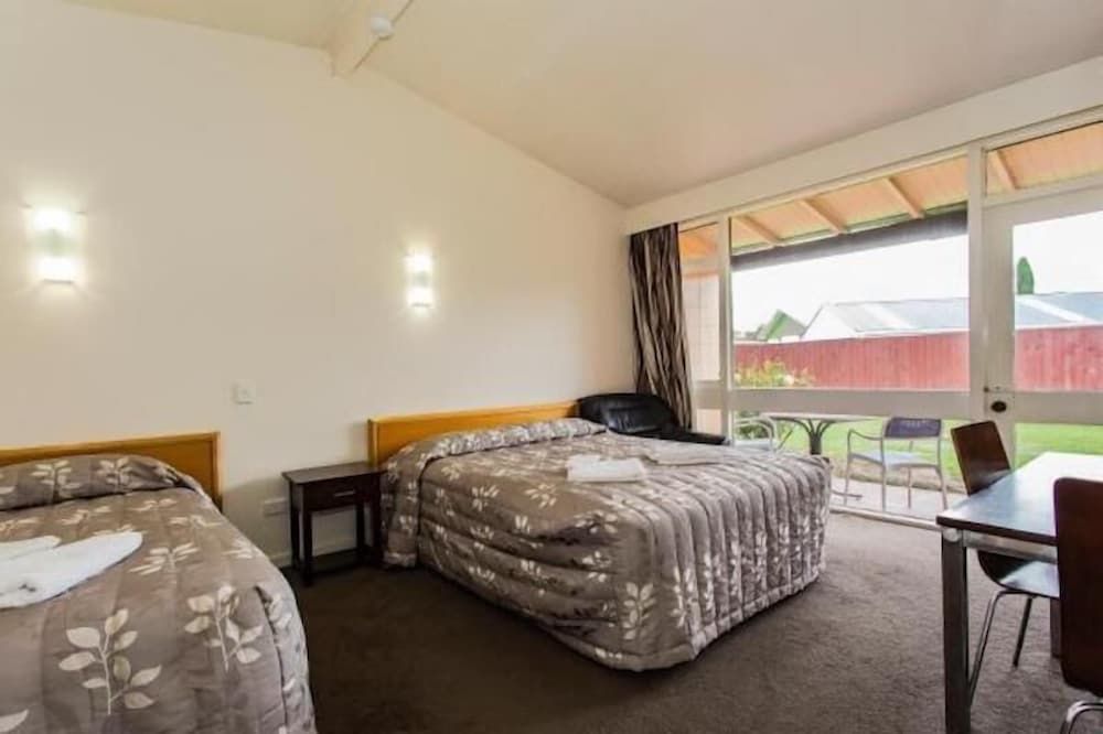 Deluxe Studio Suite, Garden View