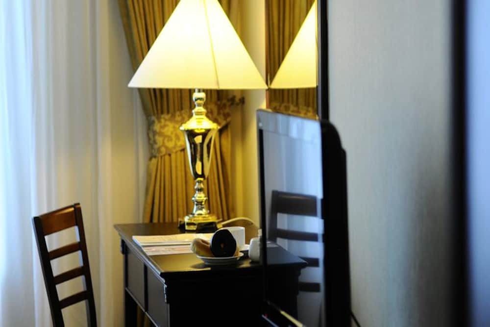 The Katerina Hotel Classic Deluxe King 3