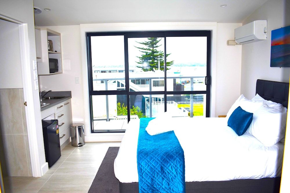 6 on Adams Superior Studio, Bay View 2