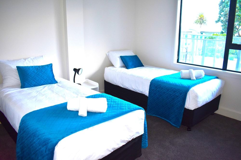 6 on Adams Economy Apartment