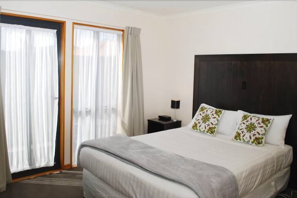 Bethlehem Motor Inn Family Suite, Multiple Beds, Non Smoking, Kitchenette (Suite) 3