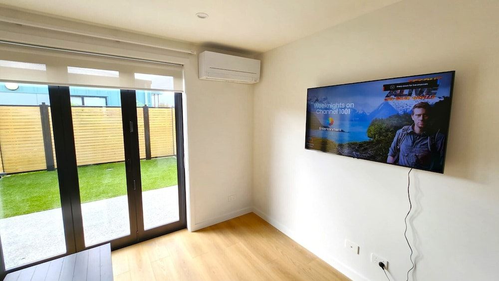 U Suites on Trieste Way Signature Townhome 32