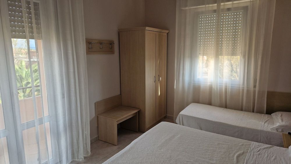 Trasimeno Triple Room 3