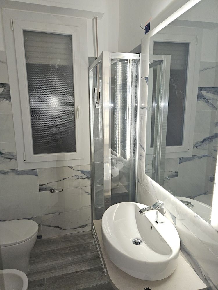 Trasimeno Family Quadruple Room 3