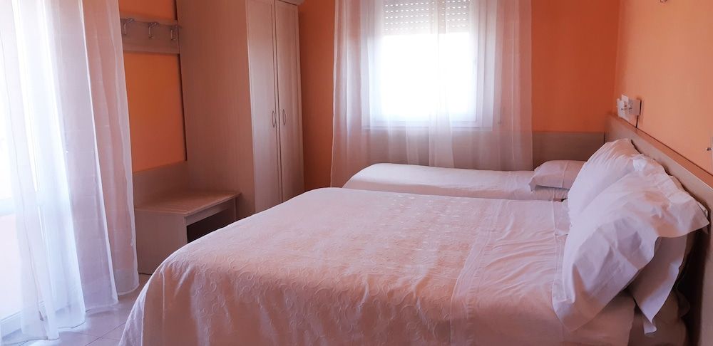 Trasimeno Triple Room 6