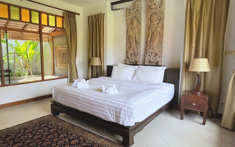 Baleeyan Deluxe Villa, 1 King Bed with Sofa bed, Kitchen, Pool View