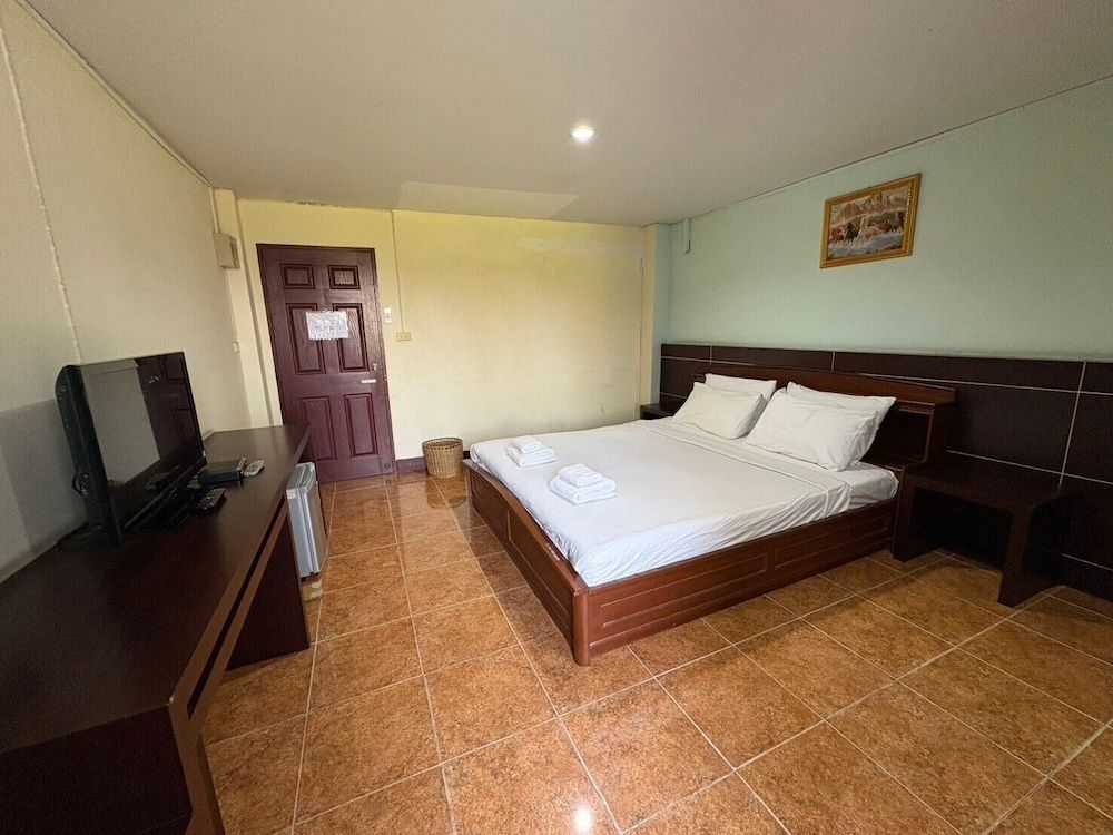 Cabbages & Condoms Hotel Ratchaburi Deluxe Double Room, Balcony, Garden View 9