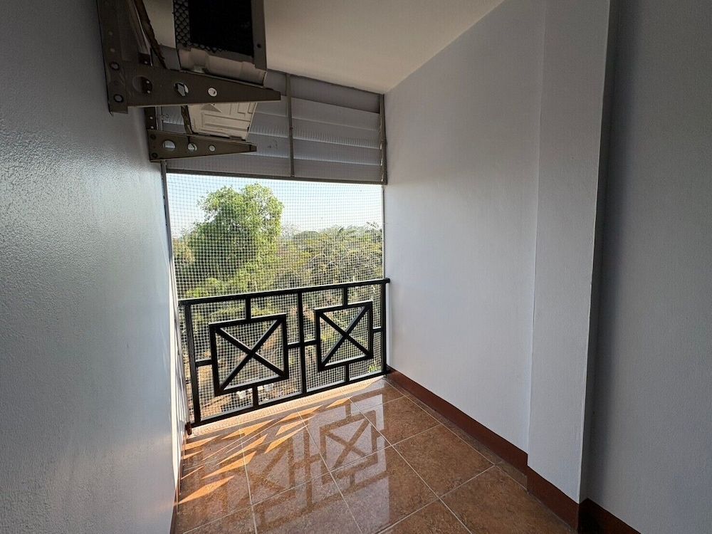 Cabbages & Condoms Hotel Ratchaburi Deluxe Double Room, Balcony, Garden View 13