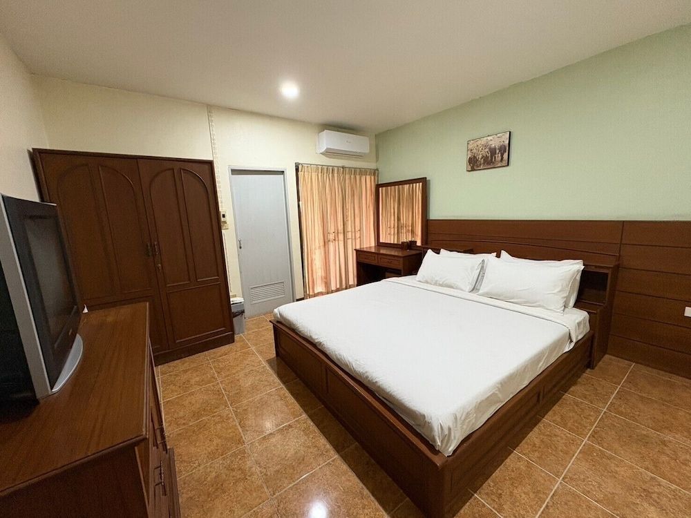 Cabbages & Condoms Hotel Ratchaburi Deluxe Double Room, Balcony, Garden View 10