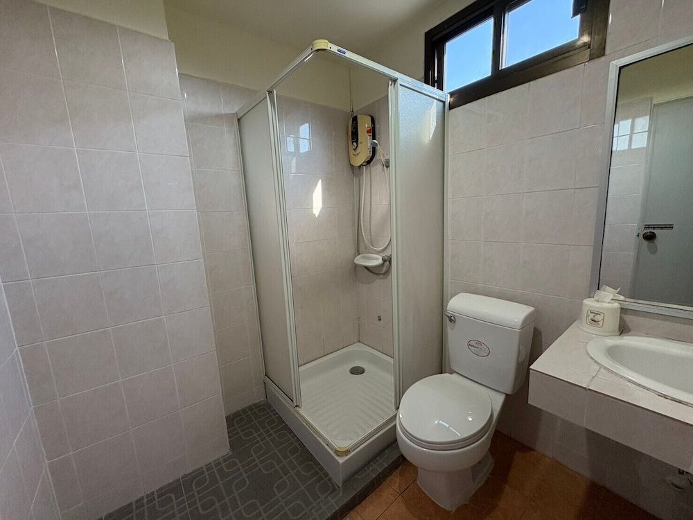 Cabbages & Condoms Hotel Ratchaburi Deluxe Twin Room, Balcony, Garden View 16