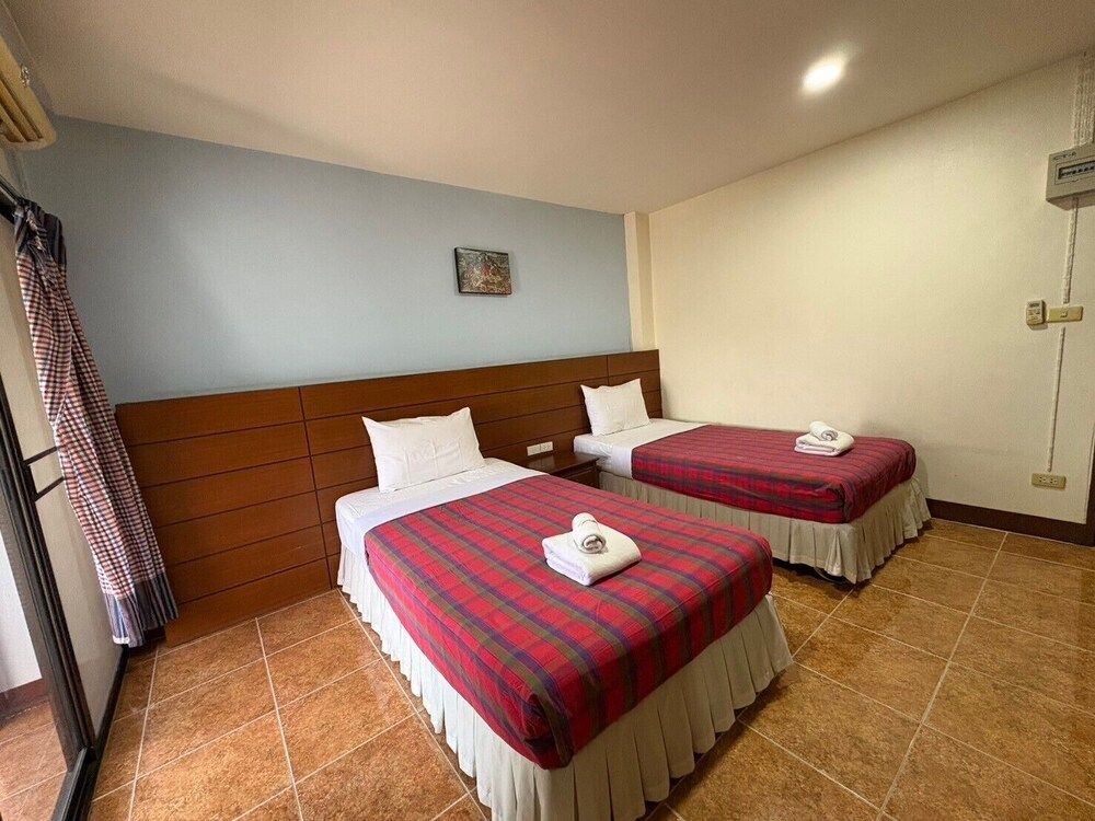 Cabbages & Condoms Hotel Ratchaburi Deluxe Twin Room, Balcony, Garden View 9