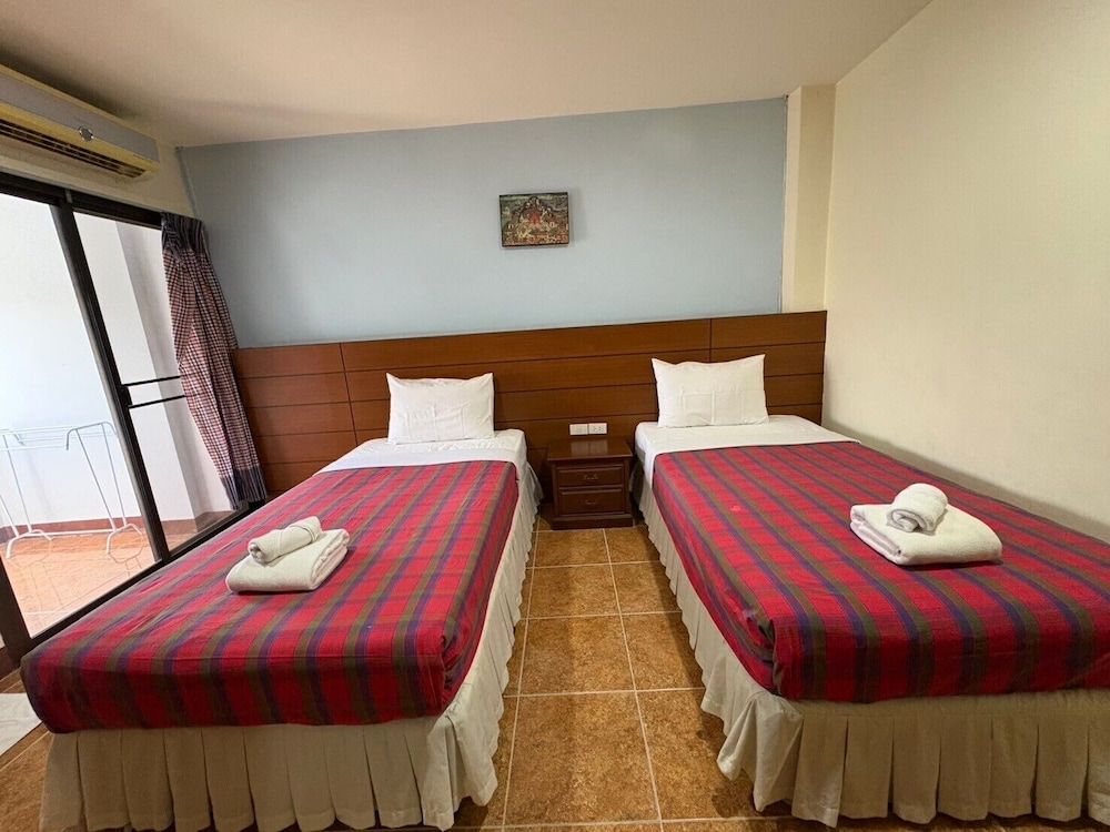 Cabbages & Condoms Hotel Ratchaburi Deluxe Twin Room, Balcony, Garden View 4