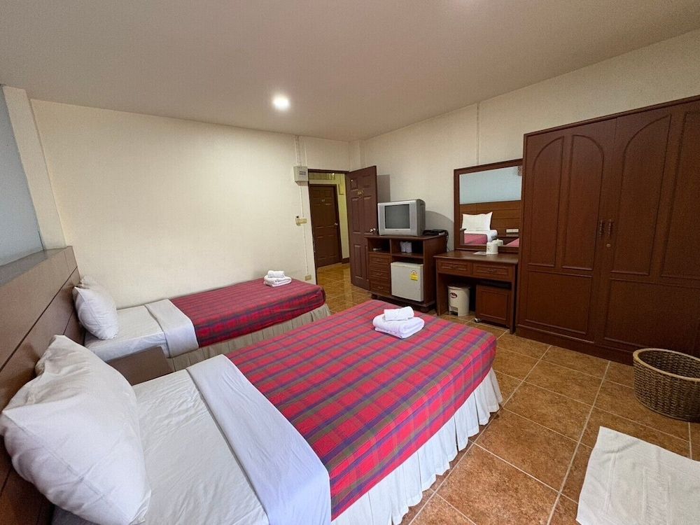 Cabbages & Condoms Hotel Ratchaburi Deluxe Twin Room, Balcony, Garden View 8