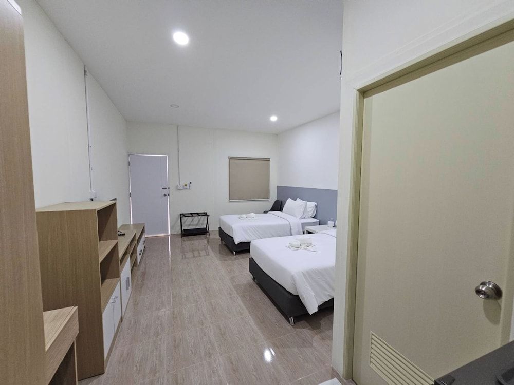 Suvarn Gleaw Thong Resort Standard Twin Room 3