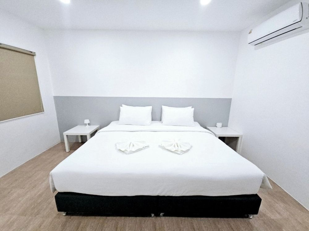 Suvarn Gleaw Thong Resort Suite 4