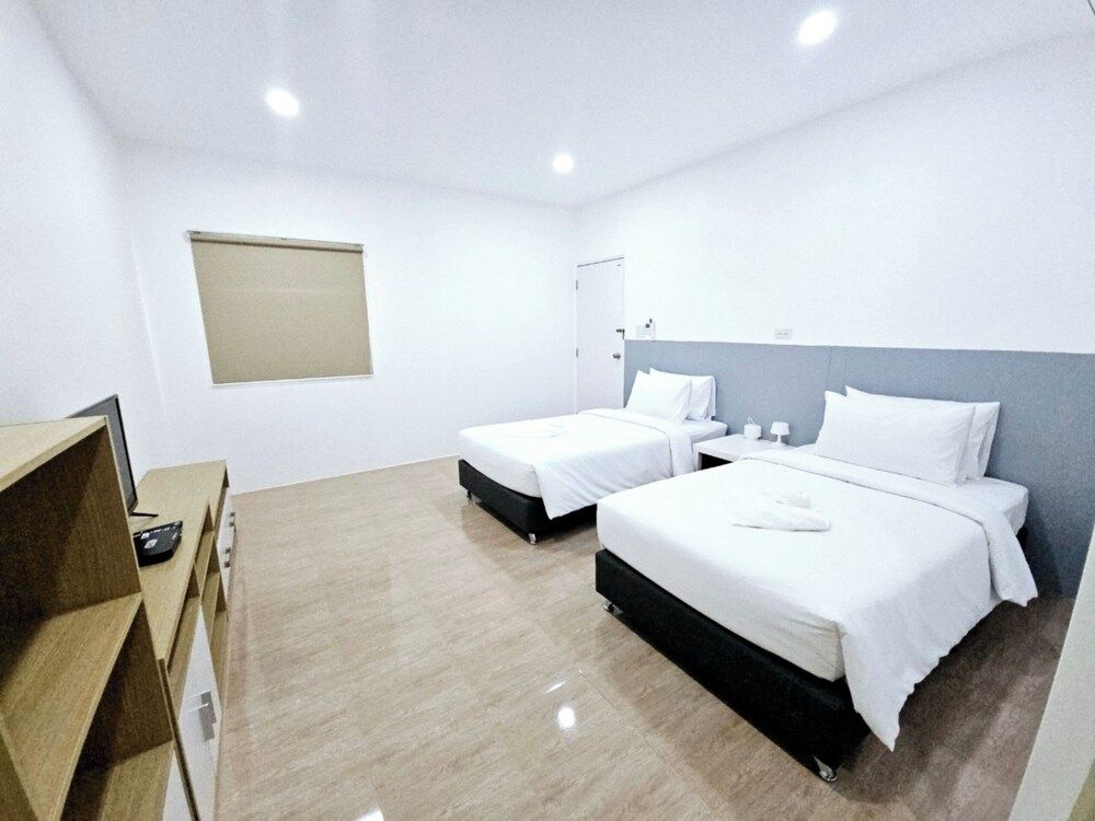 Suvarn Gleaw Thong Resort Suite 3