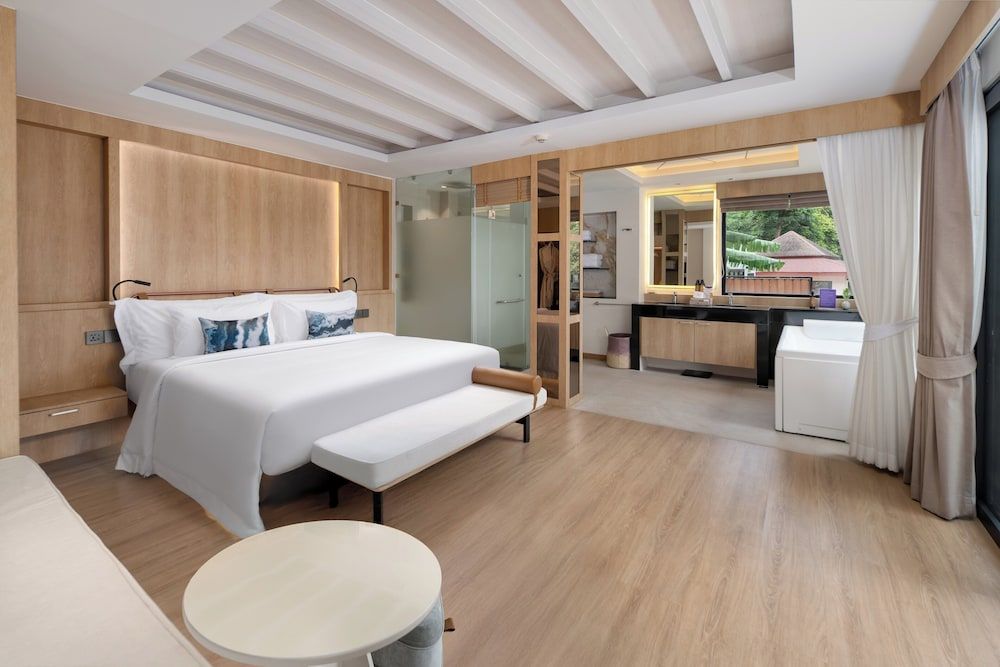 Suite, 1 King Bed, Ocean View (Duplex, Spa)
