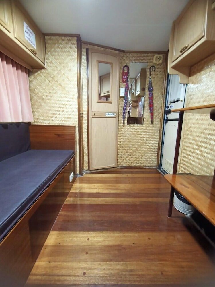 Bannaituek Traditional Mobile Home, River View 3