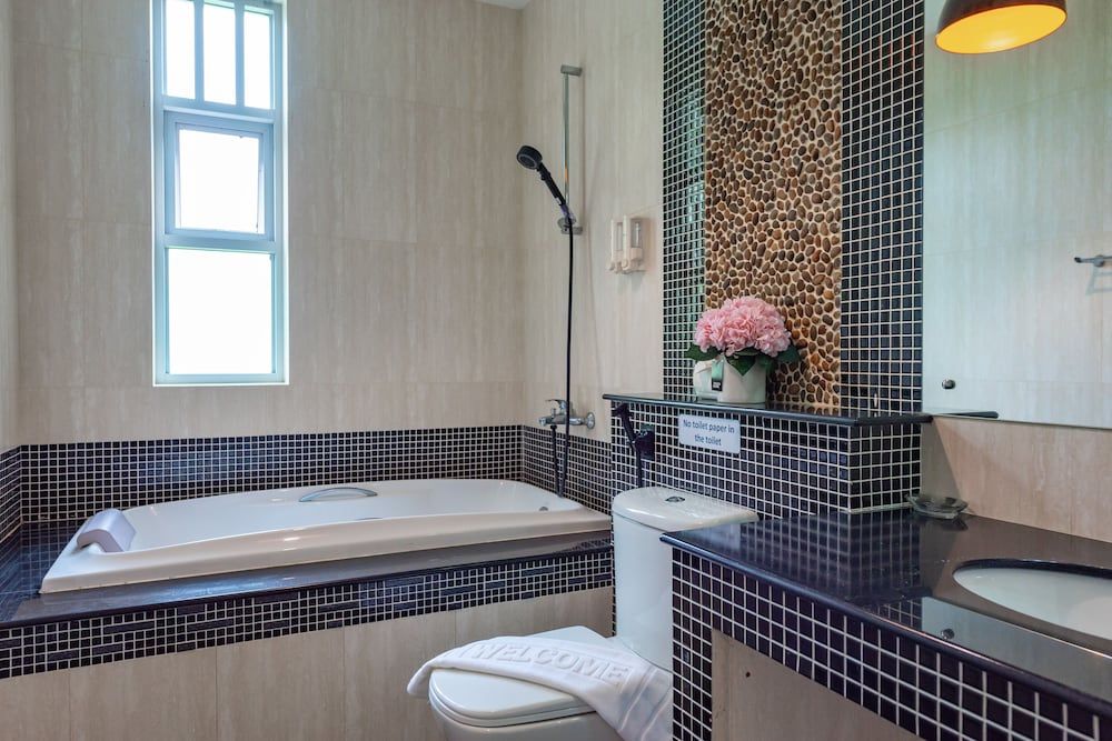 Private Pool Villa Chalong Villa, 5 Bedrooms, Private Pool 4