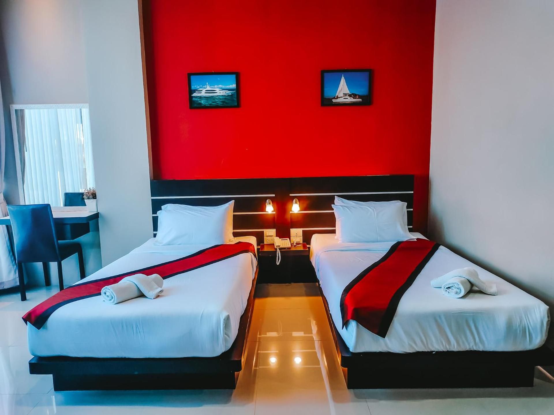 Standard Twin Room - Non-Smoking