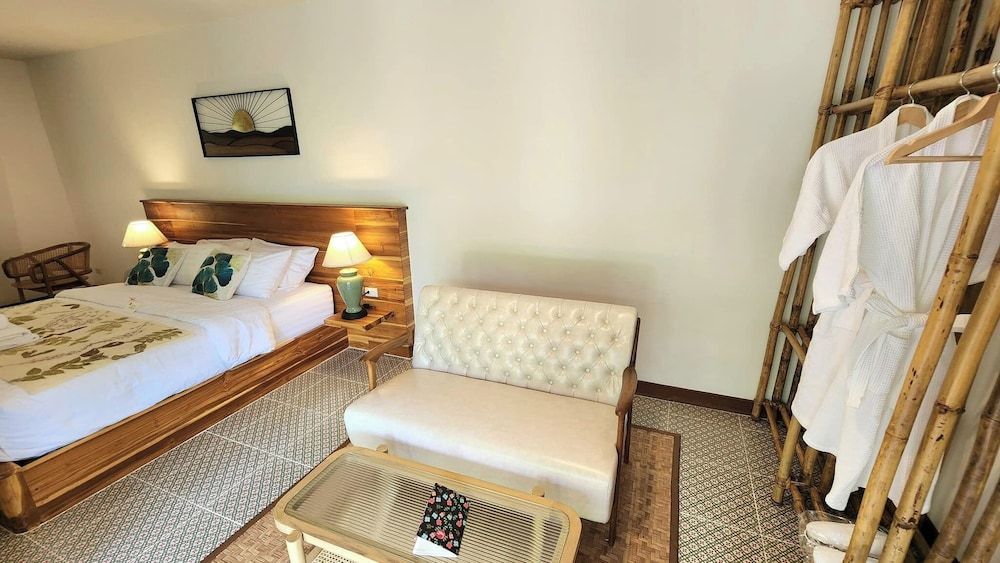 Deluxe Suite, Garden View