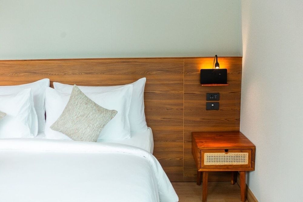 Exclusive Room, 1 King Bed, Lake View
