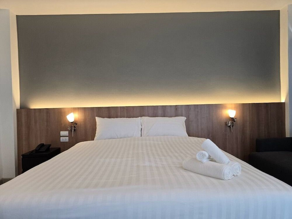 Manee Mantra Hotel Kanchanaburi Family Room 6