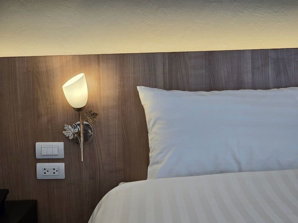 Manee Mantra Hotel Kanchanaburi Family Room 11