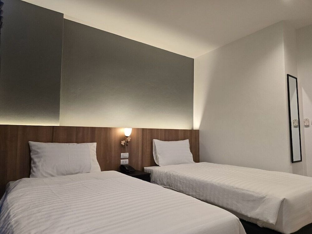 Manee Mantra Hotel Kanchanaburi Superior Twin Room 2