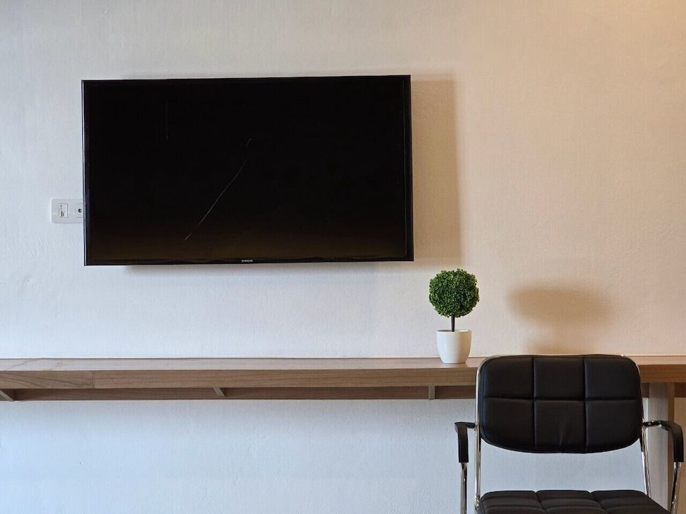 Manee Mantra Hotel Kanchanaburi Family Room 16