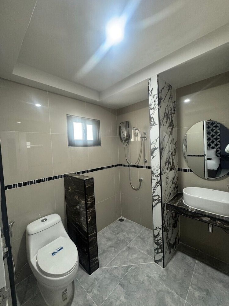 Grand Pruksasiri Hotel Chaiyaphum Basic Twin Room, City View 3