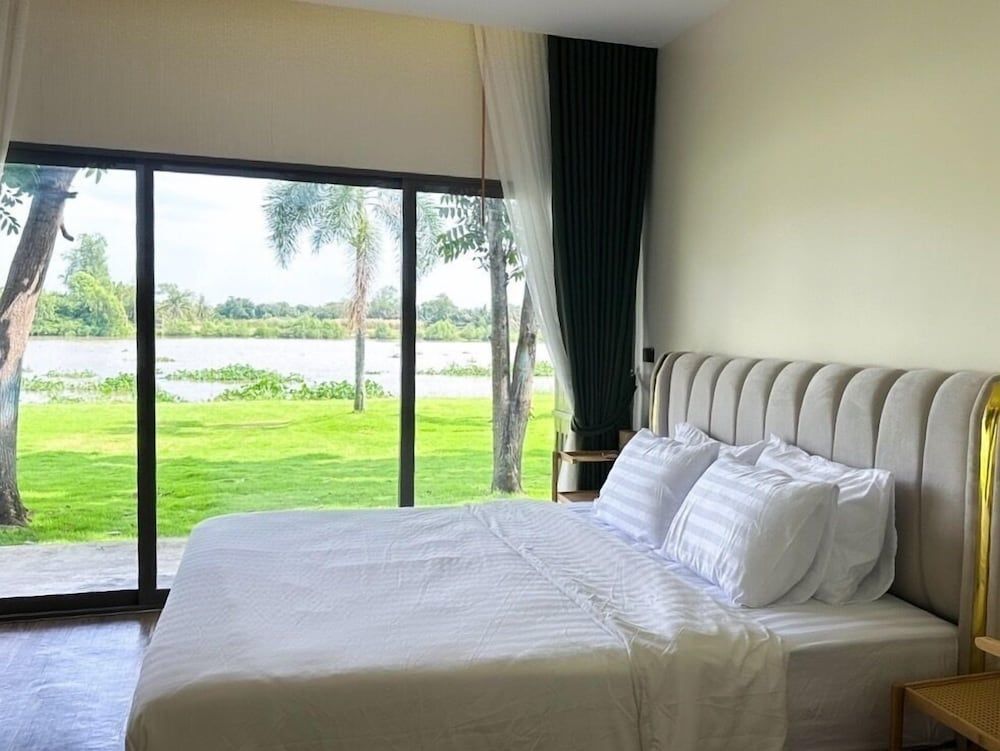 VAA Chachoengsao Deluxe River View 8