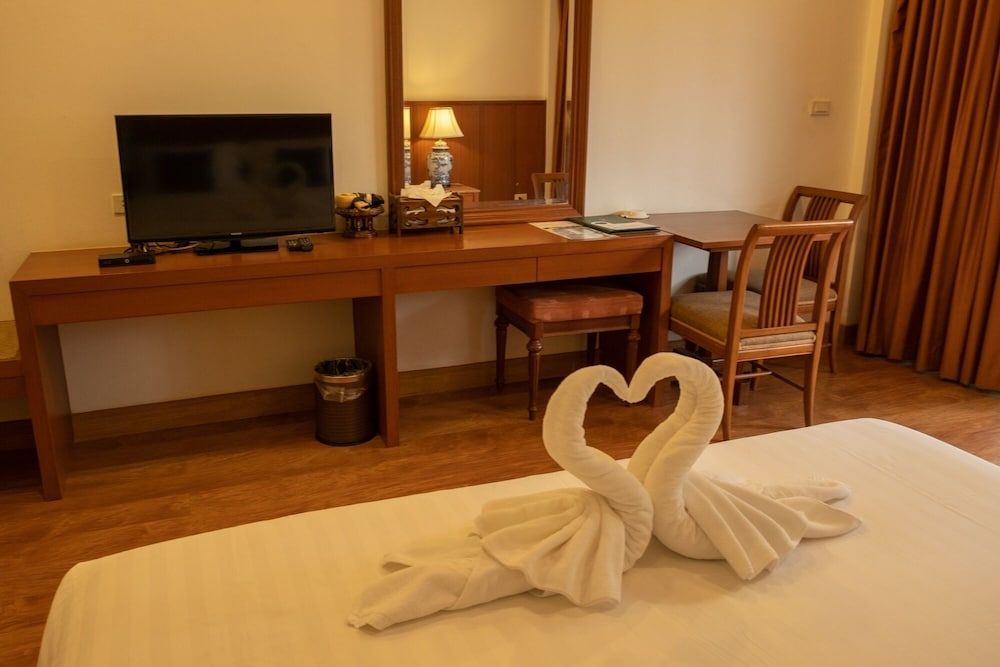 Sailom Resort Bangsaphan Superior Pavilion 7