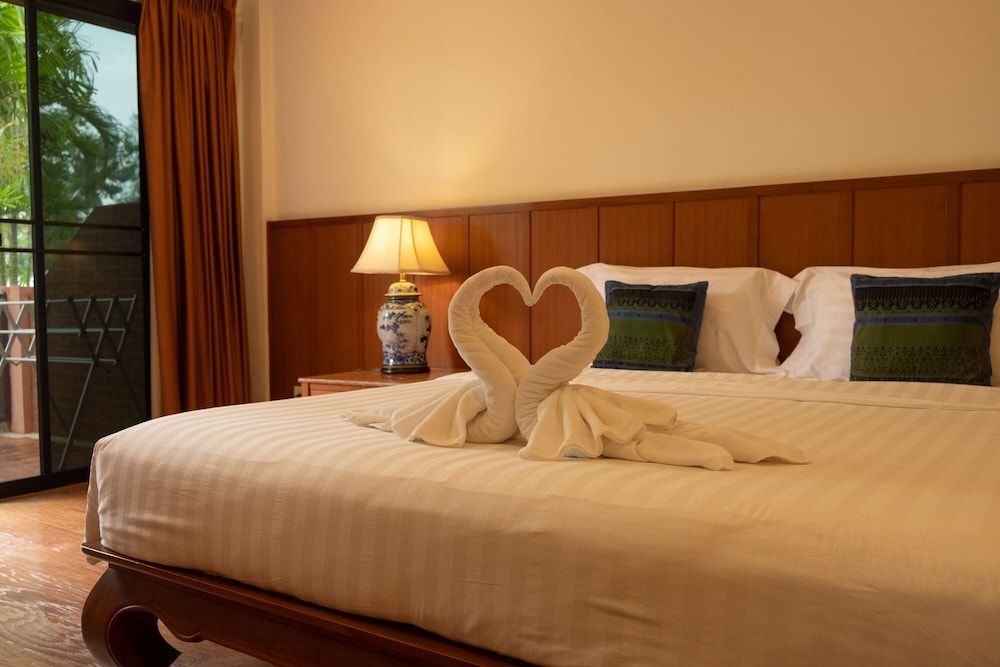 Sailom Resort Bangsaphan Superior Pavilion