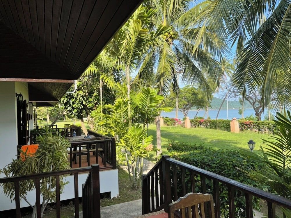 Sailom Resort Bangsaphan Deluxe Double Villa 3