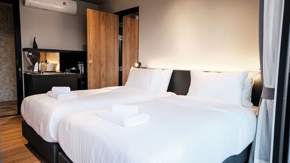 Lush Inn Phuket Family Double or Twin Room 3