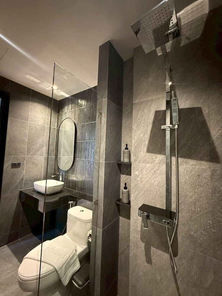 Lush Inn Phuket Deluxe Room 6