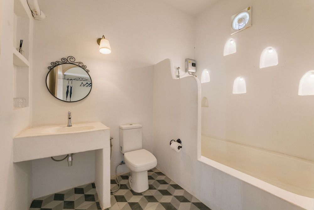 Villa La Flora Kaeng Krachan Deluxe Room, Pool View 10