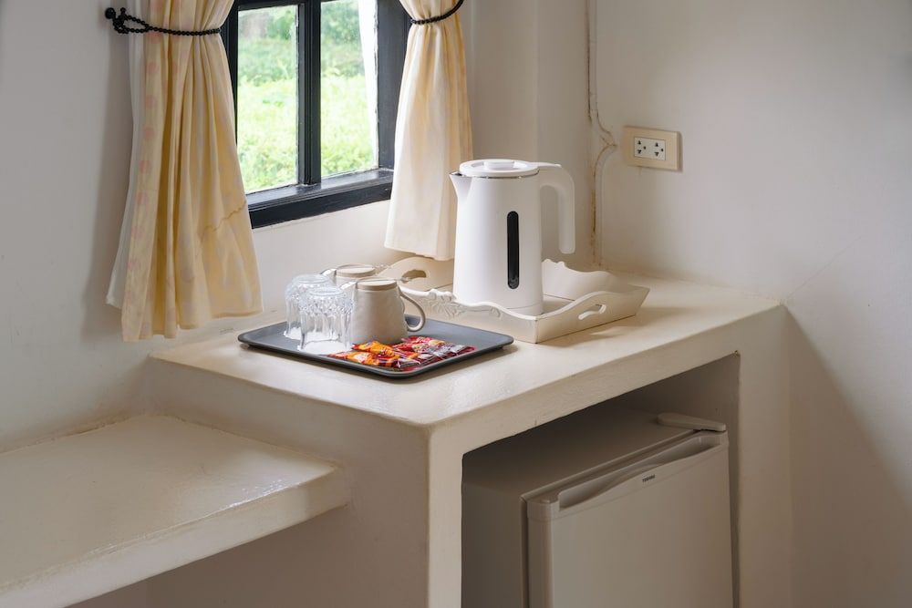 Villa La Flora Kaeng Krachan Deluxe Room, Pool View 9