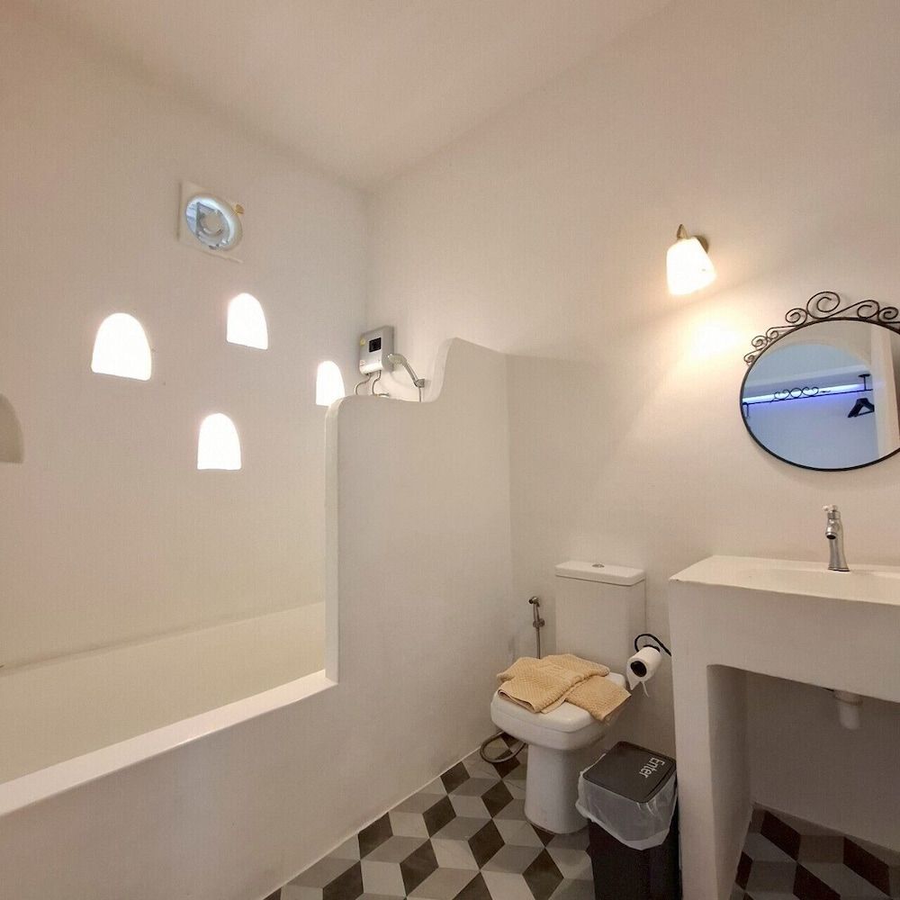 Villa La Flora Kaeng Krachan Deluxe Room, Pool View 11