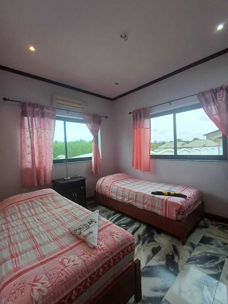 CET Resort & Rayong Padelcenter Villa, Garden View, Poolside 3