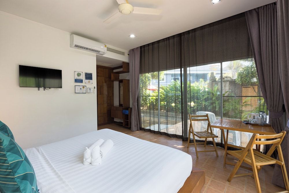 Blue Palm Kata Resort Deluxe Bungalow, Garden View 3